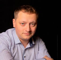 Константин Комаров