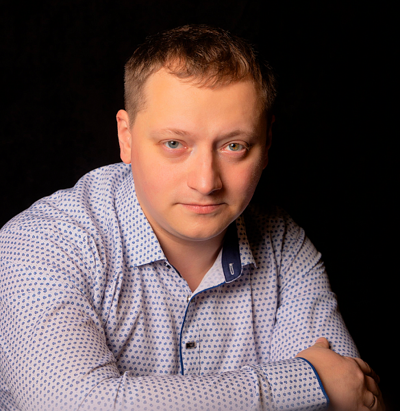 Константин Комаров